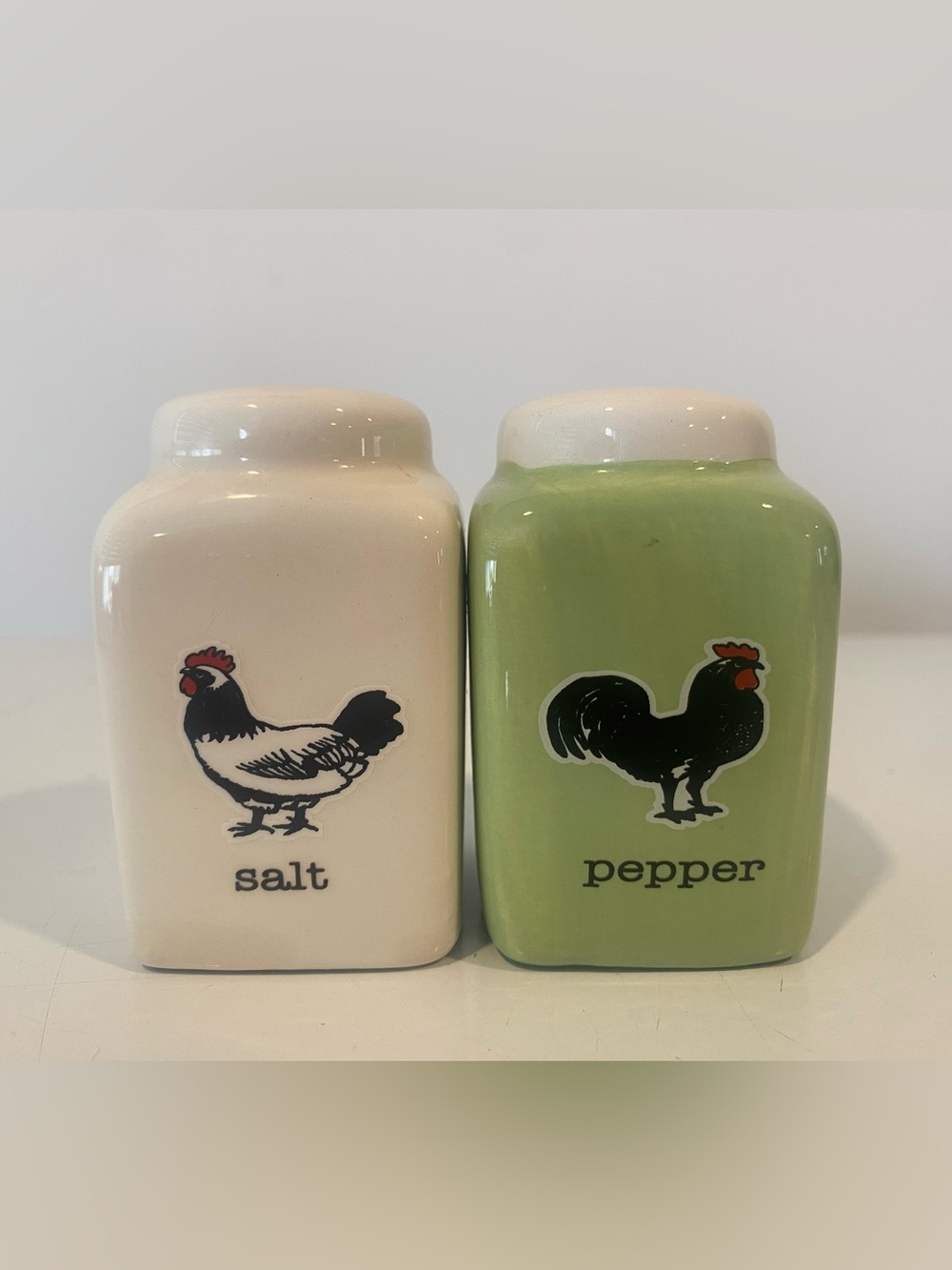 Vintage Ceramic Chicken Rooster Salt Pepper Shakers Set Farmhouse Country Decor